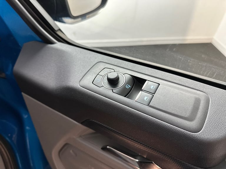 2025 Ford Transit Custom 100kW 65kWh H1 Van Limited Auto PANEL VAN ELECTRIC Automatic