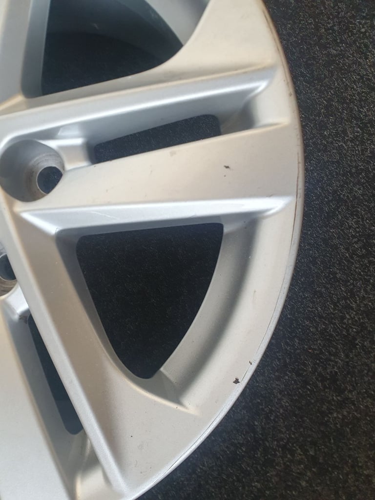 Toyota Corolla Hybrid HEV CVT Estate 16" Alloy Wheel