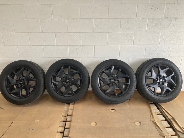 Ford Transit Custom Mk 9 17” alloy wheels & tyres 