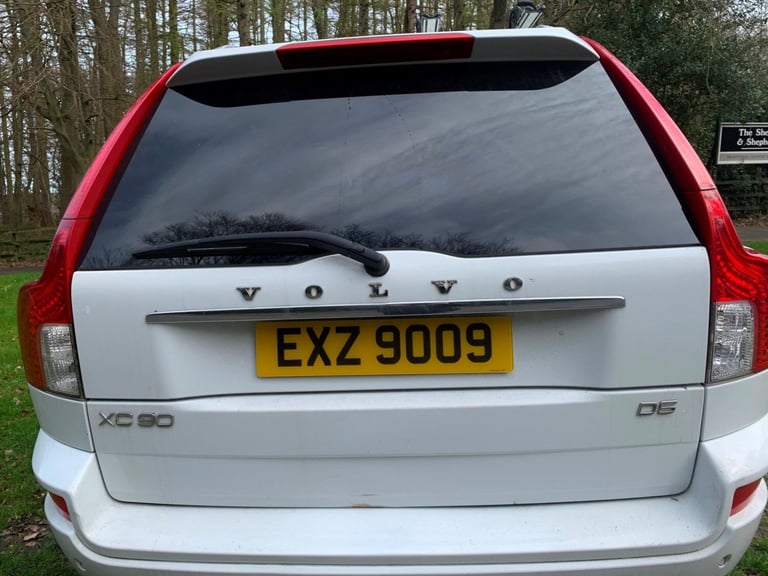 VOLVO XC90 D5 R-DESIGN AWD White Auto Diesel, 2012