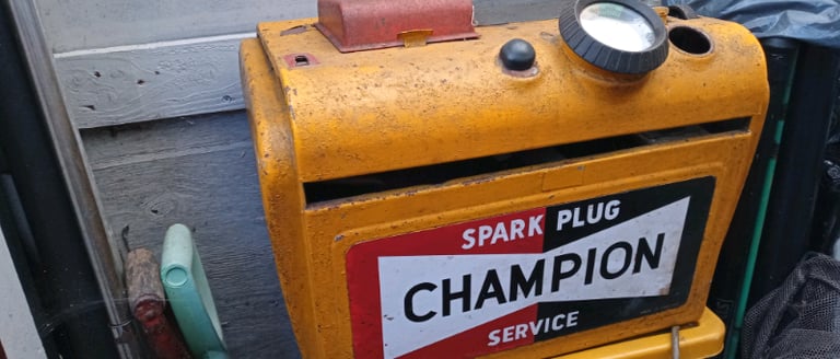 image for Old sparkplug cleaner 