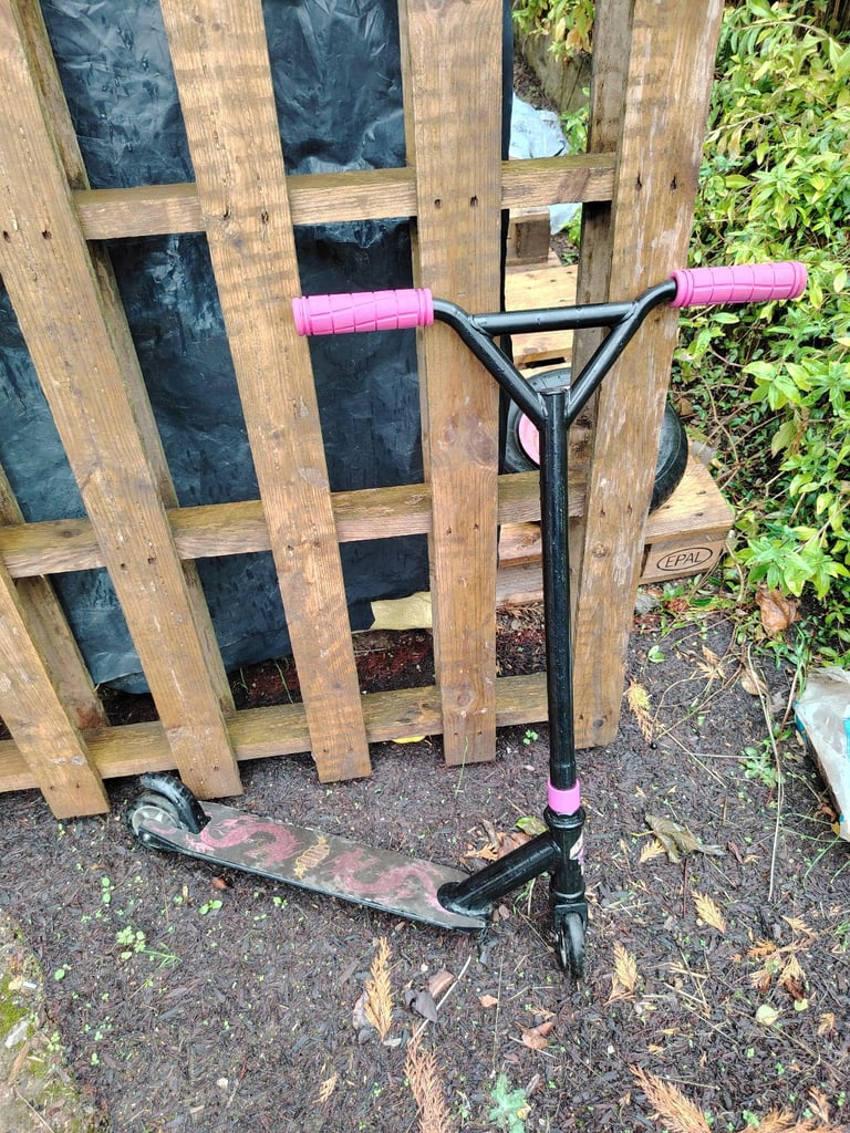 Blindside 180 stunt scooter outdoor kids pink black
