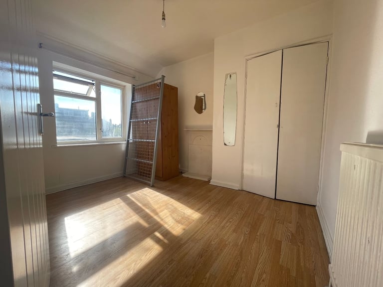 Three Bed House in front of Lidil in Barking