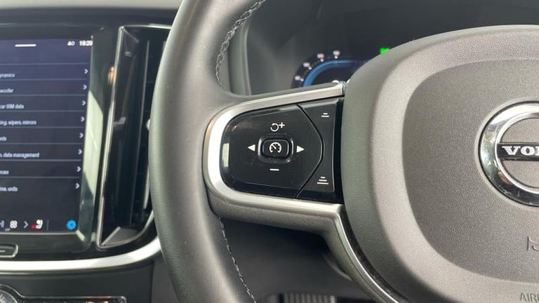 2022 Volvo V60 Recharge Plus T6 AWD plug-in hybrid Electric/Petrol Dark Automatic Estate Hybrid A...