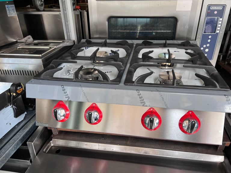 NEW GAS 4 BURNER COOKER CATERING COMMERCIAL KITCHEN RESTAURANT CAFE RESTAURANT