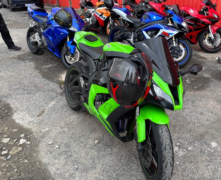 Kawasaki Ninja ZX 10R Zx10r rsv cbr r1 gsxr z1000 