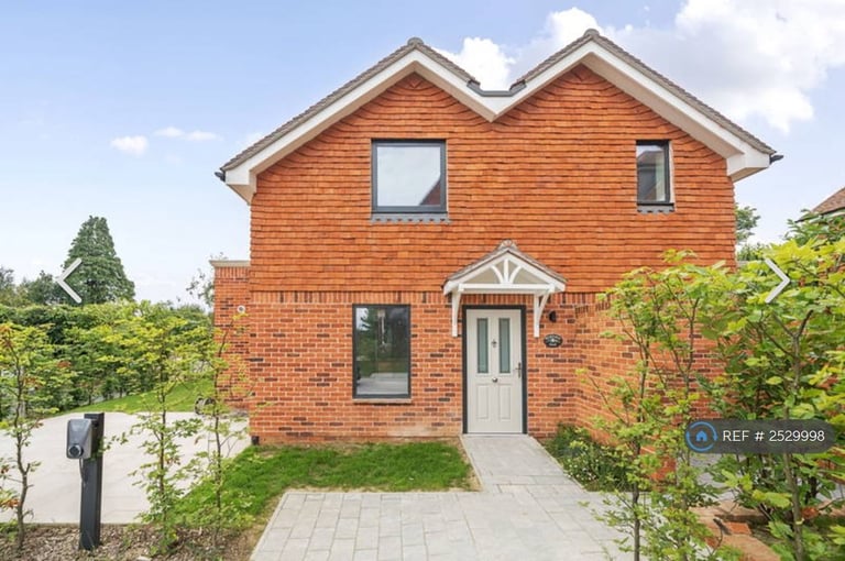 3 bedroom house in Craigmore Hall, Crowborough, TN6 (3 bed) (#2529998)