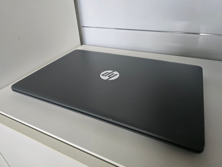 HP Pavilion 15-da0595 15inch laptop Intel i7, 8GB Ram