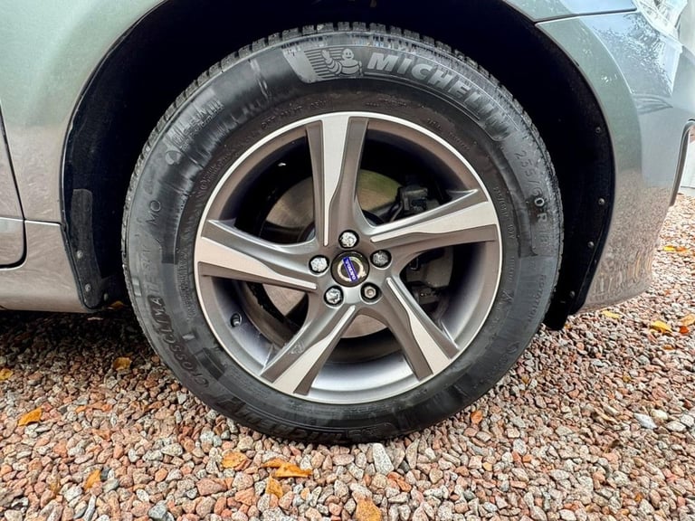 2016 65 VOLVO XC60 2.0 D4 R-DESIGN LUX NAV SUV 5DR DIESEL AUTO EURO 6 (S/S) (190