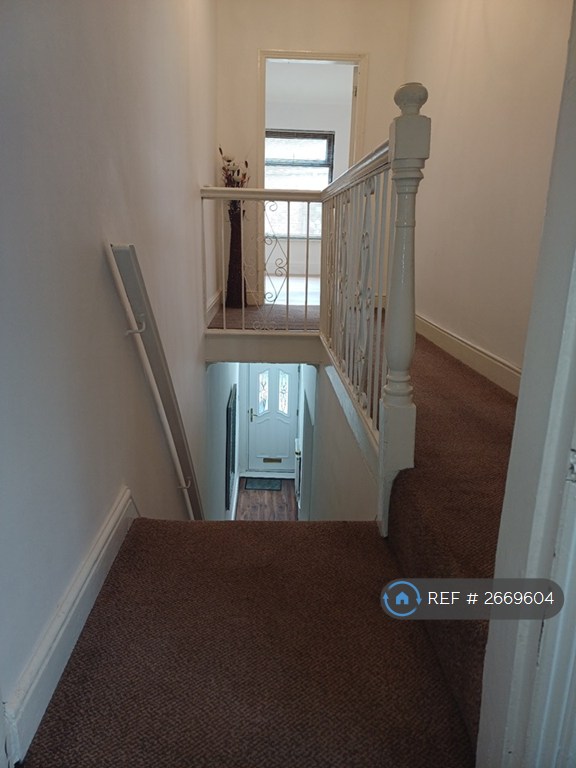 2 bedroom house in Lorne Street, Wigan, WN1 (2 bed) (#2669604)