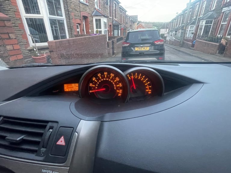 Toyota verso automatic 1.8 petrol 7 seaters ulezfree