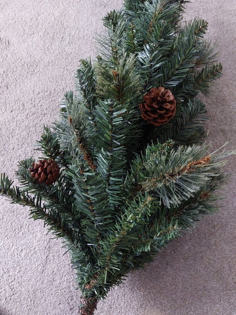 6 Foot Christmas Tree and Decorations