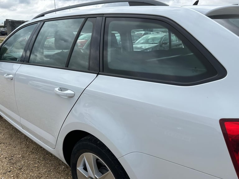 2014 Skoda Octavia 2.0 TDI Tour de France 4WD Euro 5 (s/s) 5dr ESTATE Diesel Manual