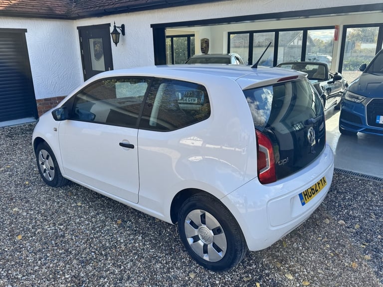 VOLKSWAGEN UP 1.0 Take up! 2012