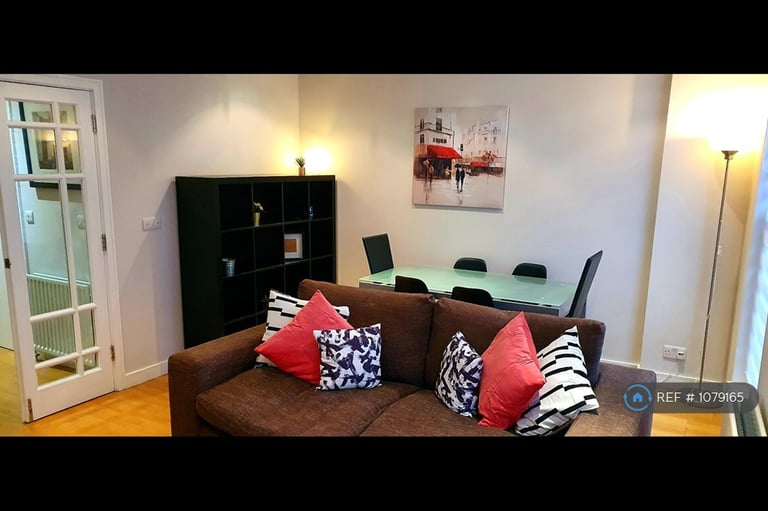 2 bedroom flat in Essex Road, London, N1 (2 bed) (#1079165)