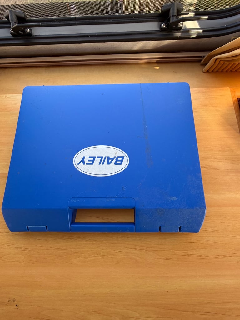  Baily pageant caravan 