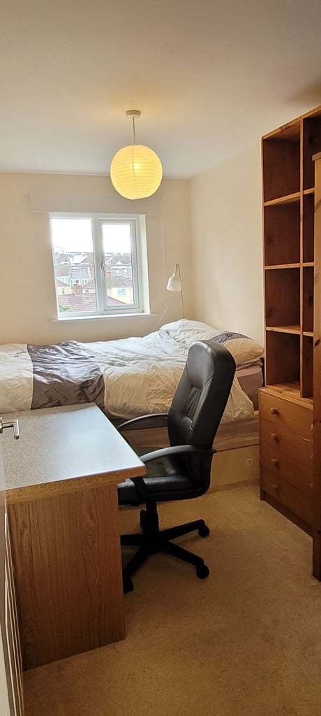 Room to rent BS5 - £580 pcm, all bills inc.