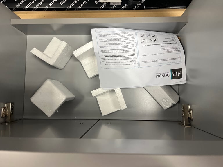 NOVUM Tempt 600 wall hung vanity gloss light grey, ceramic basin, mixer and waste 