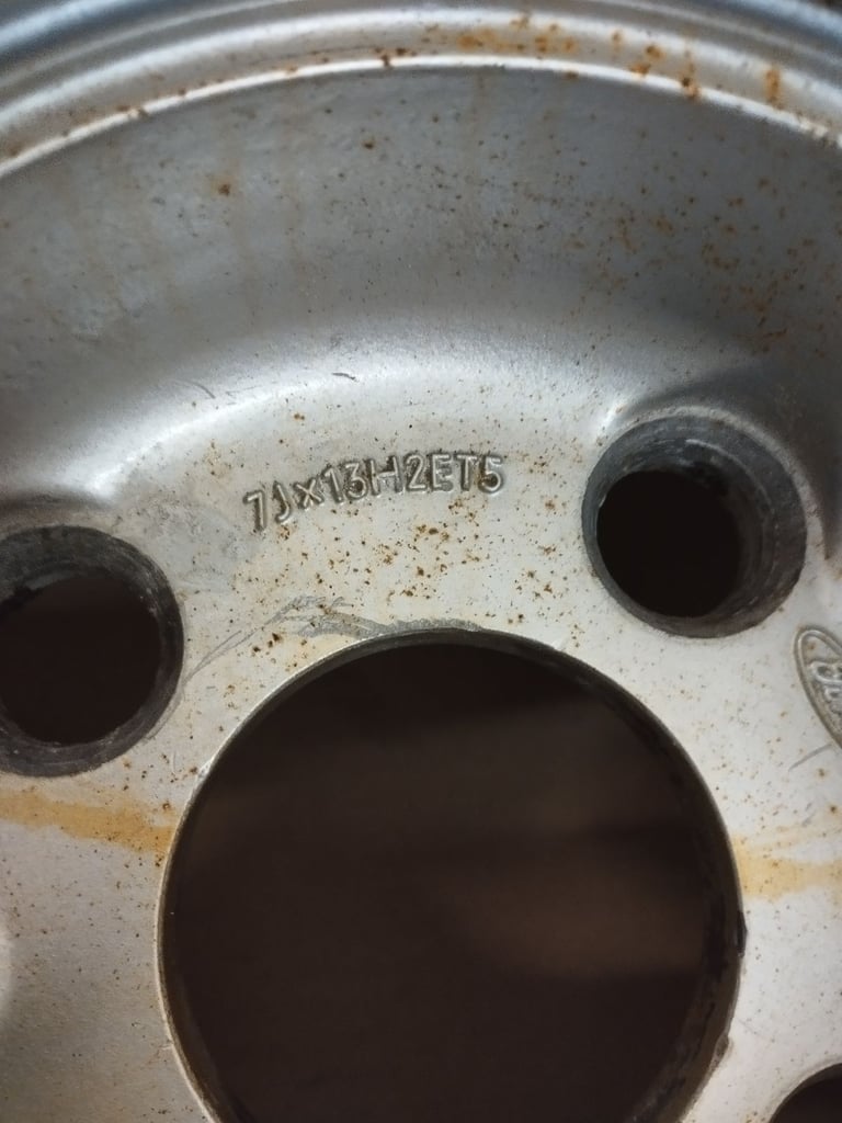 2no Ford Capri 2.8i Special 7"x13" Alloy Wheels