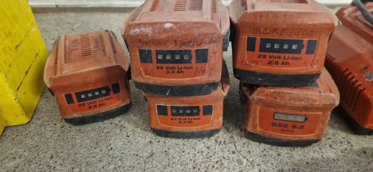 5 hilti 22v batteries 3 hilti 11OV chargers 11OV transformer 