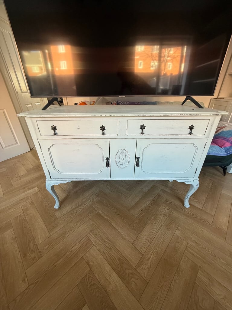 image for Vintage tv sideboard 