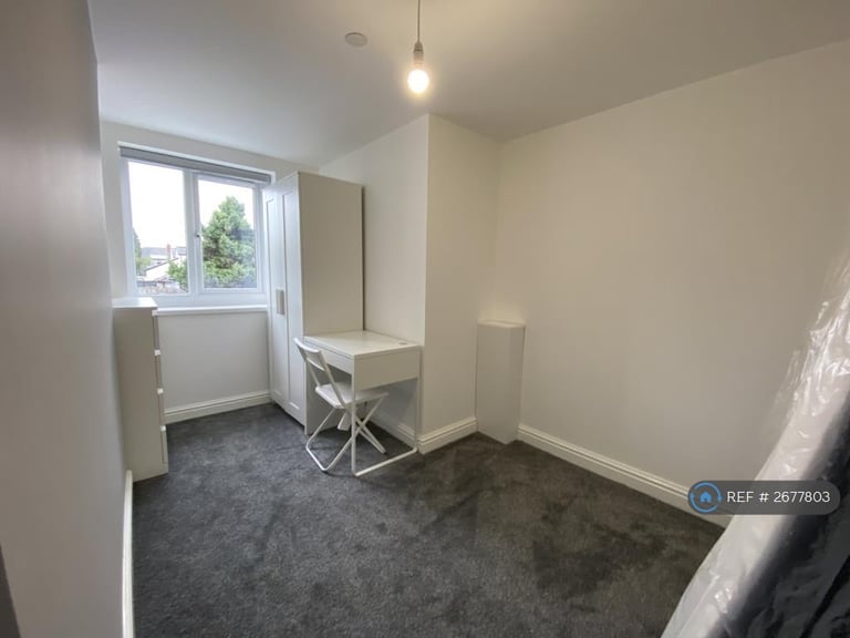 2 bedroom flat in Woodville Road, Cardiff, CF24 (2 bed) (#2677803)