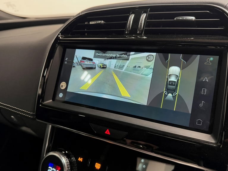2022 Jaguar XE 2.0 D200 MHEV R-Dynamic SE Saloon 4dr Diesel Auto Euro 6 (s/s) (204 ps) SALOON Die...