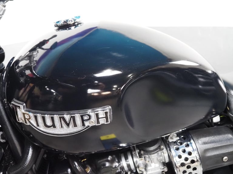Triumph Thunderbird Sport 900 triple ,fantastic classic naked roadster 