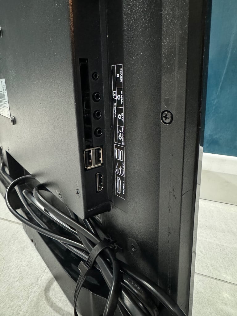 £50 Sharp 24in smart LCD/DVD combi