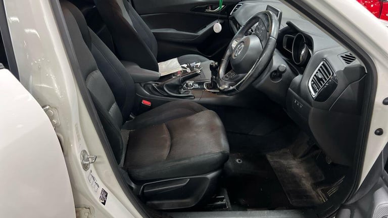 2015 Mazda Mazda3 2.0 SE-L Nav 4dr SALOON PETROL Manual