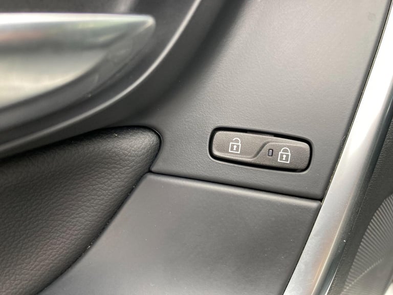 2014 Volvo V60 2.4 D6 Estate 5dr Diesel Plug-in Hybrid Geartronic AWD Euro 5 (s/s) (285 ps ESTATE...