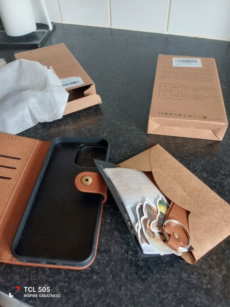 Tiliyoo leather wallet 