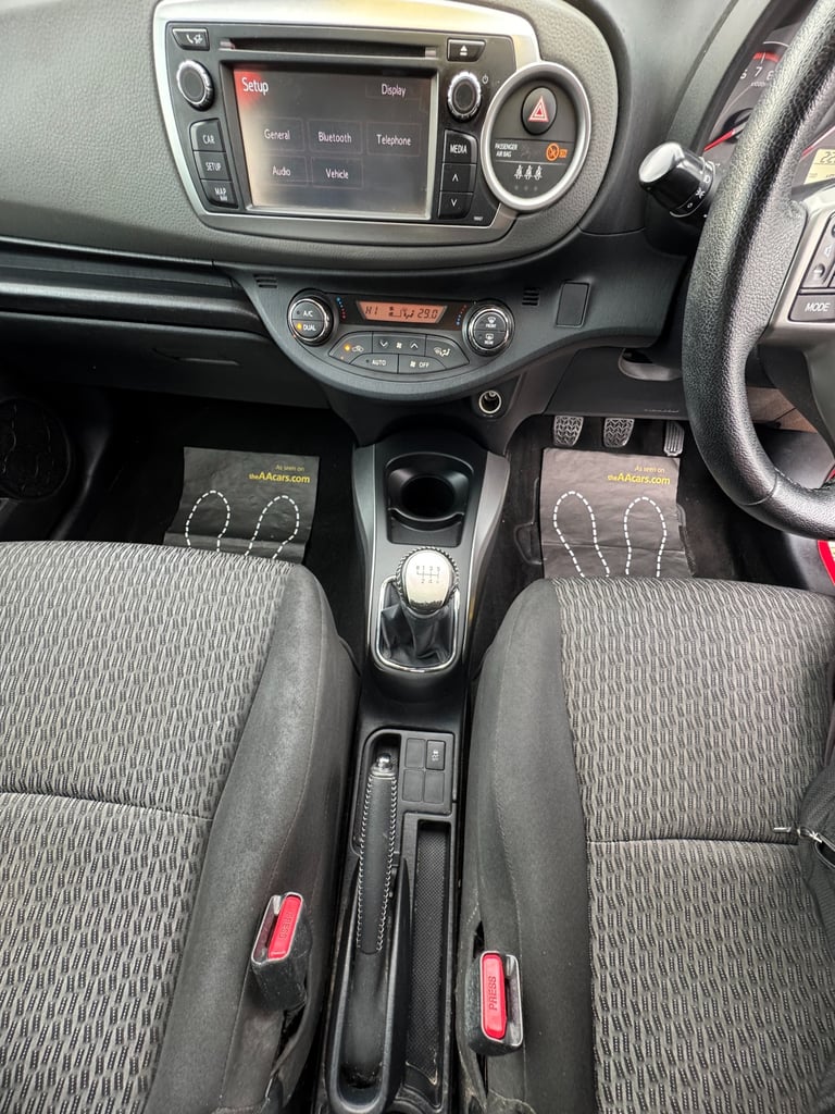 2014 Toyota Yaris 1.33 VVT-i Icon+ 5dr HATCHBACK Petrol Manual