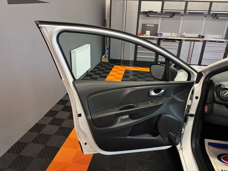 2016 Renault Clio 1.2 16V Play 5dr HATCHBACK Petrol Manual