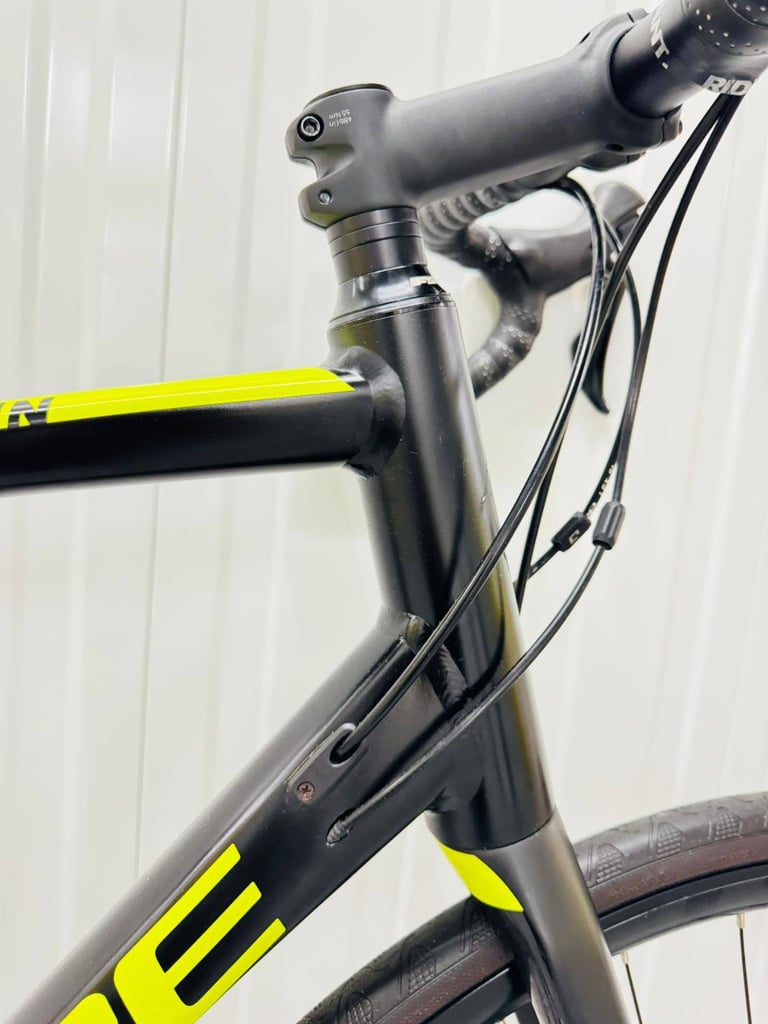 CUBE ATTAIN Size/L Road Bike Tiagra Grouoset Super LW
