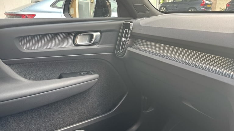 2025 Volvo XC40 Plus, B4 Mild hybrid, Petrol, Dark Estate Petrol Automatic