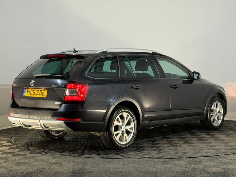 2016 SKODA OCTAVIA SCOUT 2.0 DIESEL DSG AUTOMATIC 4WD 4X4 ESTATE 1 PREV OWNER