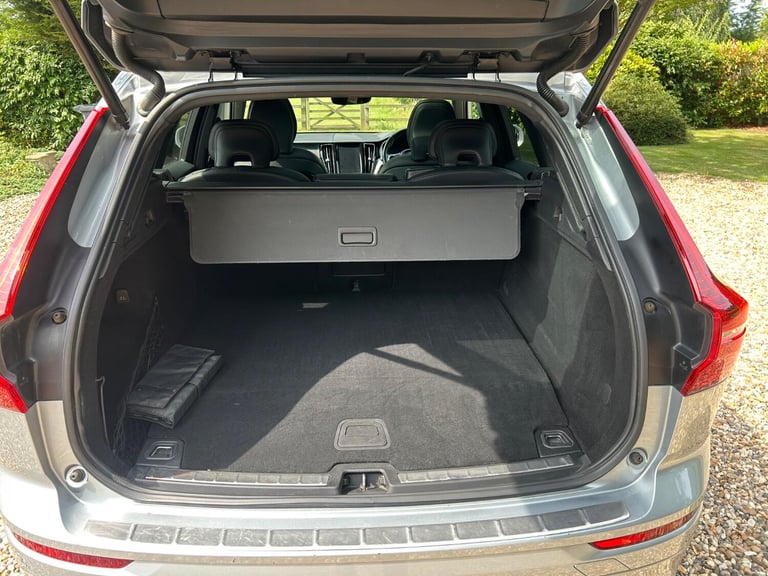 VOLVO XC60 2.0 R-Design T8 Twin Engine AWD 2018