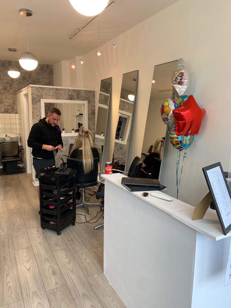 Hair Salon (Easily changed to Nail salon) Rent Free Period