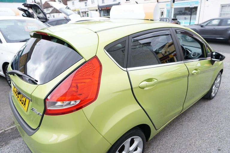 2010 Ford Fiesta 1.6 Titanium 5dr HATCHBACK Petrol Manual