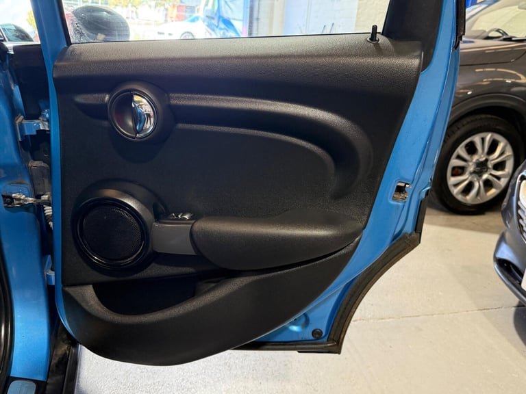  MINI Hatch 1.5 Cooper D Euro 6 (s/s) 5dr Diesel Manual