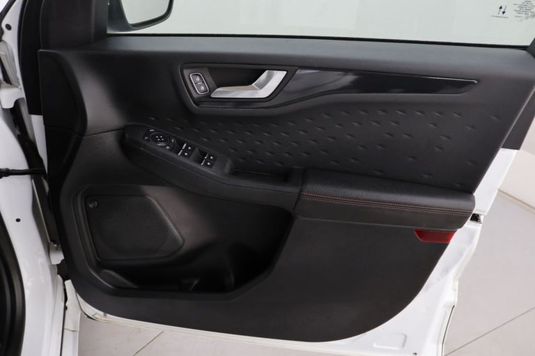2020 Ford Kuga 2.0 EcoBlue MHEV ST-Line SUV 5dr Diesel Manual Euro 6 (s/s) (150 ps) HATCHBACK Die...