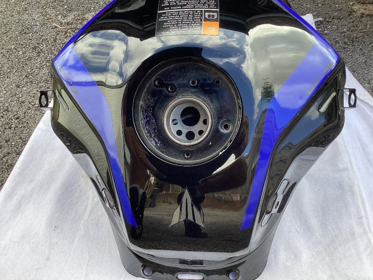 Yamaha MT10 fuel tank
