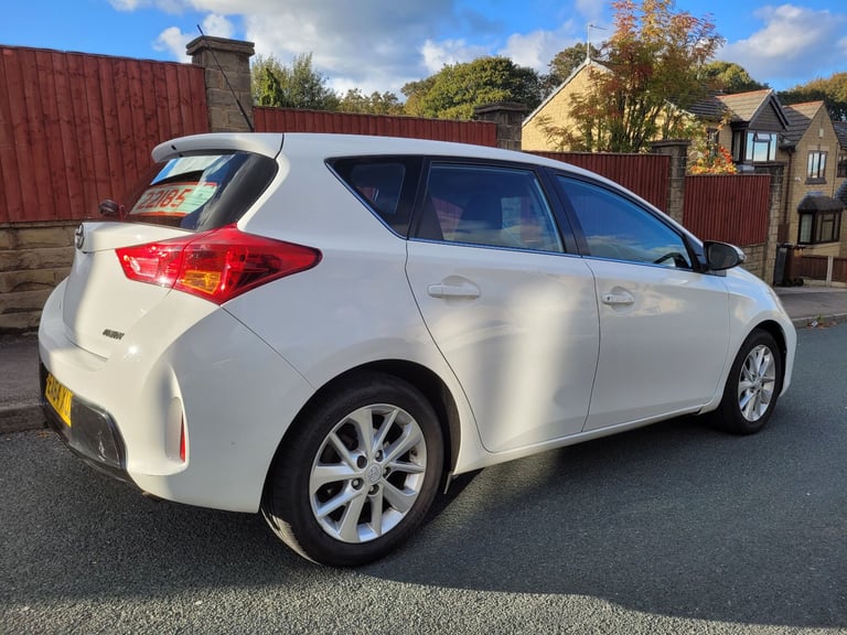 2015(64)TOYOTA AURIS 1.4 D4-D ICON 177K 12 MONTH'S MOT*£20/TAX*6SPEED*90BHP*FACELIFT MODEL*