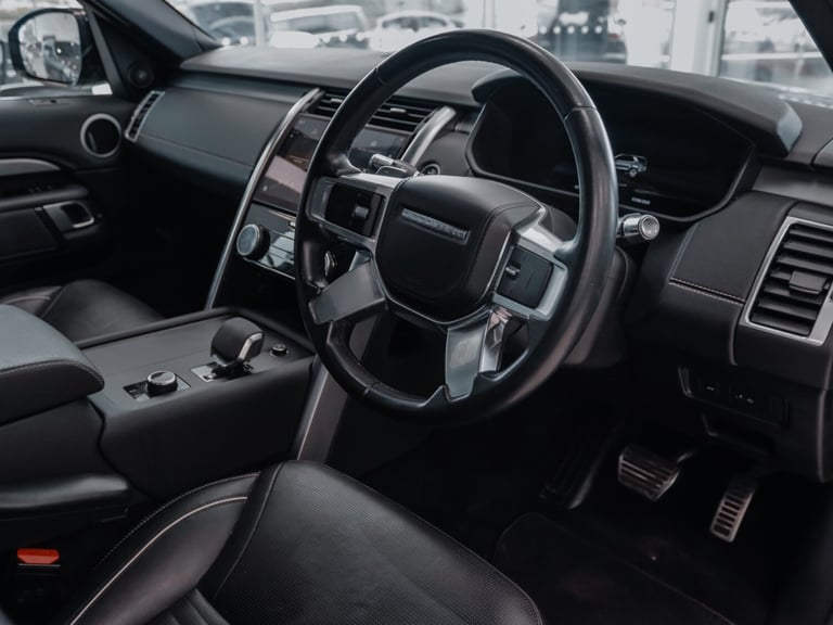 2021 Land Rover Discovery 3.0 D300 R-Dynamic HSE 5dr Auto ESTATE DIESEL Automatic