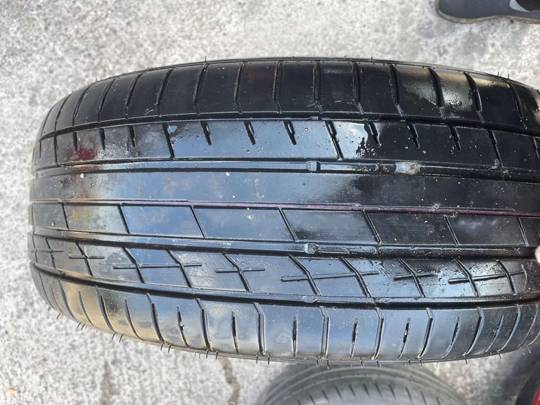 Jaguar Land Rover tires x2