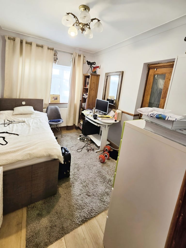 5 bedroom house in Fairlop Gardens 5 Bed house for Sale