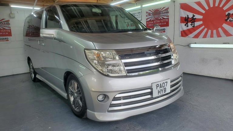 Nissan Elgrand e51 rider 2.5 automatic 8 seater fresh japanese import 2007