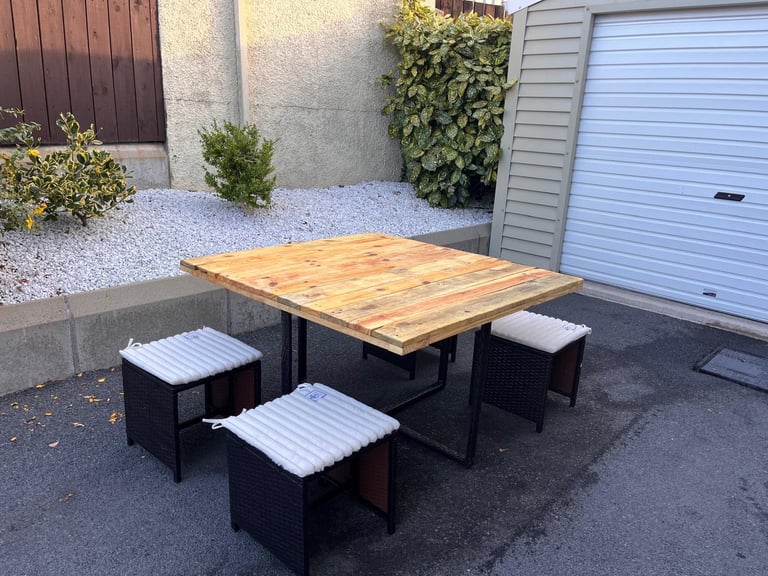 image for Rattan & wood garden table 