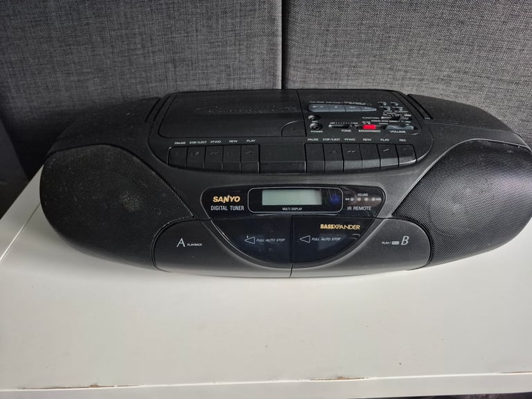 Sanyo MCD-Z37 Boombox
